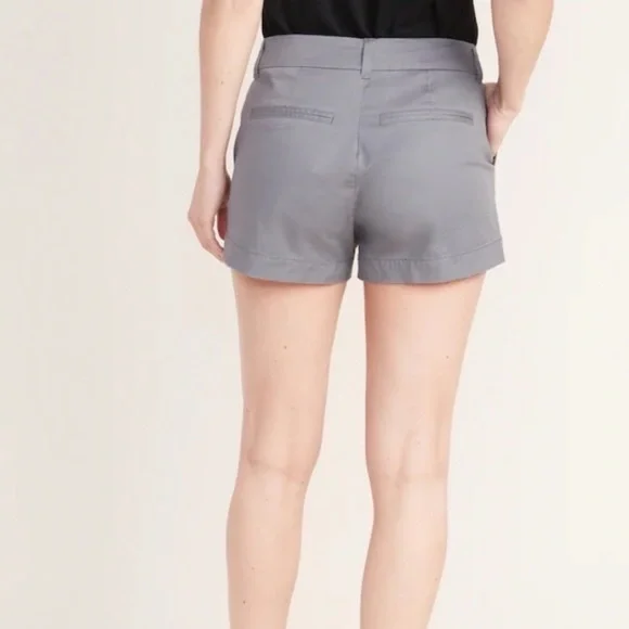 Old Navy NWT! Gray Mid-Rise Chino Mini Short Size 4 - Picture 2 of 10